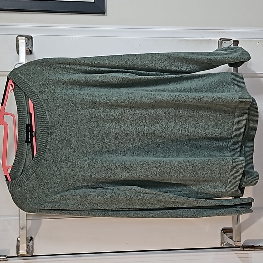 Fall green sweater. Fortune Ivy